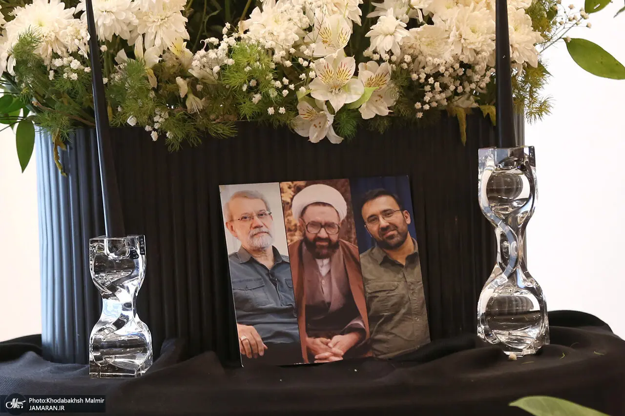 عکس؛ لبخند فرزند علی لاریجانی در تابوت