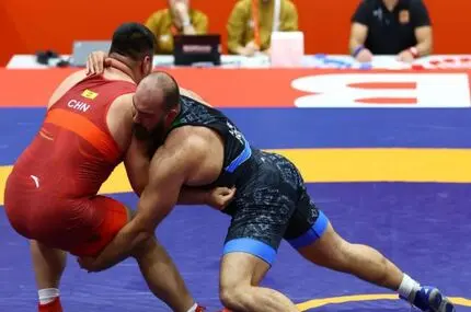 ببینید: مدال طلای وزن 125 kg امیرحسین زارع مقابل حریف چینی 