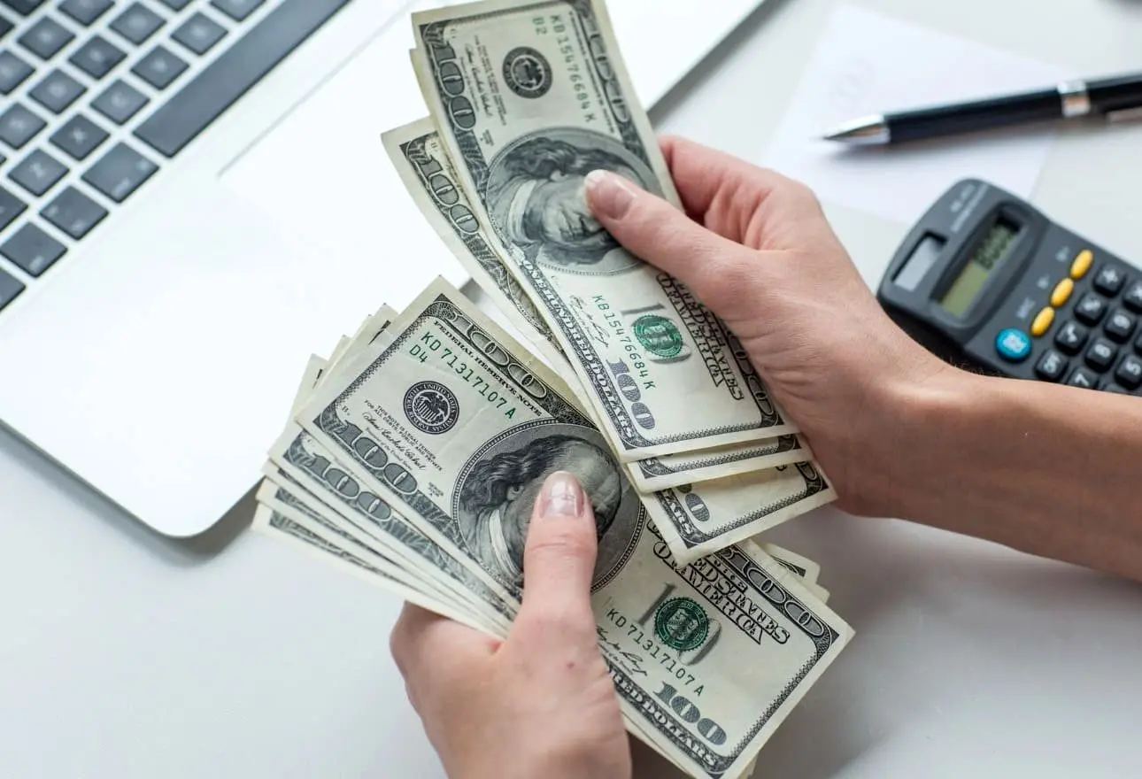 پول پاشی رانت خواران ارزی برای جلوگیری از شفافیت بازار دلار
