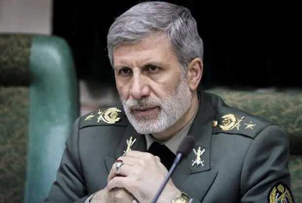فرمانده کل ارتش: به هر شرارتی با قاطعیت پاسخ خواهیم داد