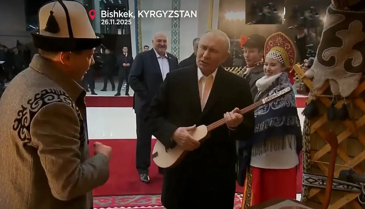 پوتین نوازنده شد!