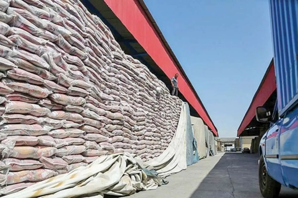 حباب قیمت برنج؛ چرا برنج ۱۰۰ هزار تومانی ۳۰۰ هزار فروخته میشود؟