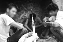 آماری که به همه تلنگر می‌زند/ سن اعتیاد کاهش یافت