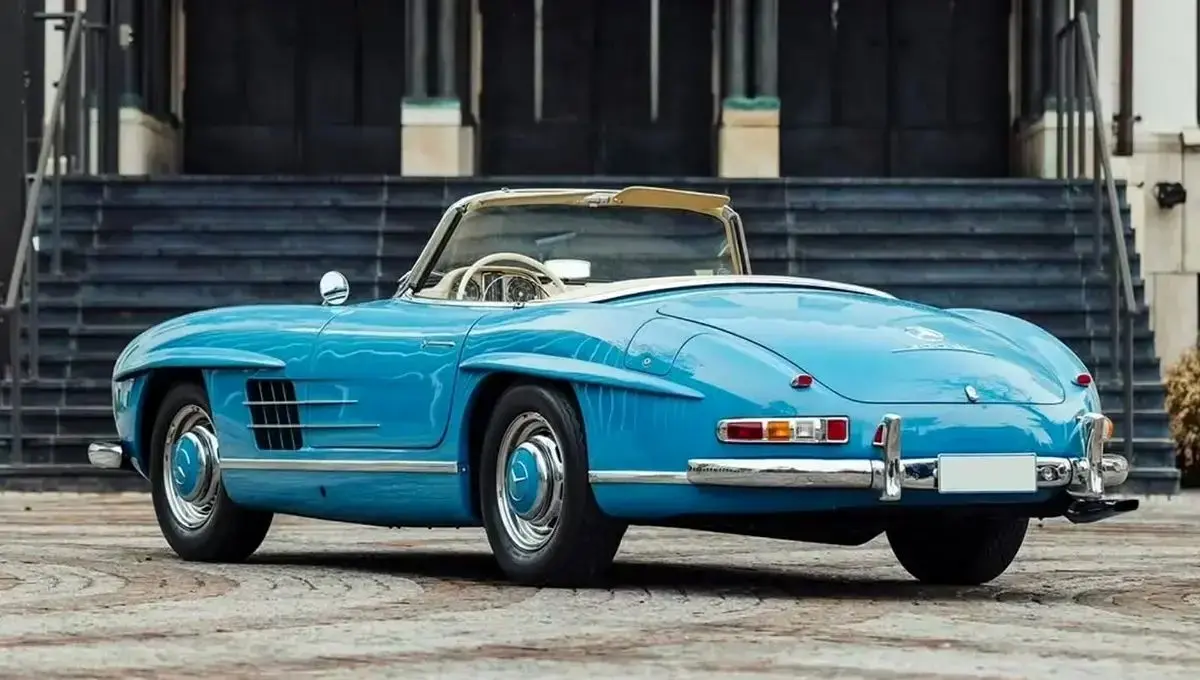 مرسدس ۳۰۰ SL رودستر با یکی از خیره‌کننده‌ترین رنگ‌های آبی جهان