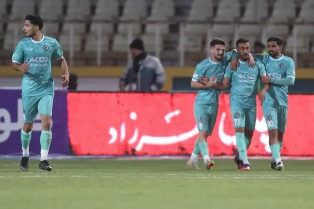 خوشحالی از شکست استقلال بعد از ۱۶ سال