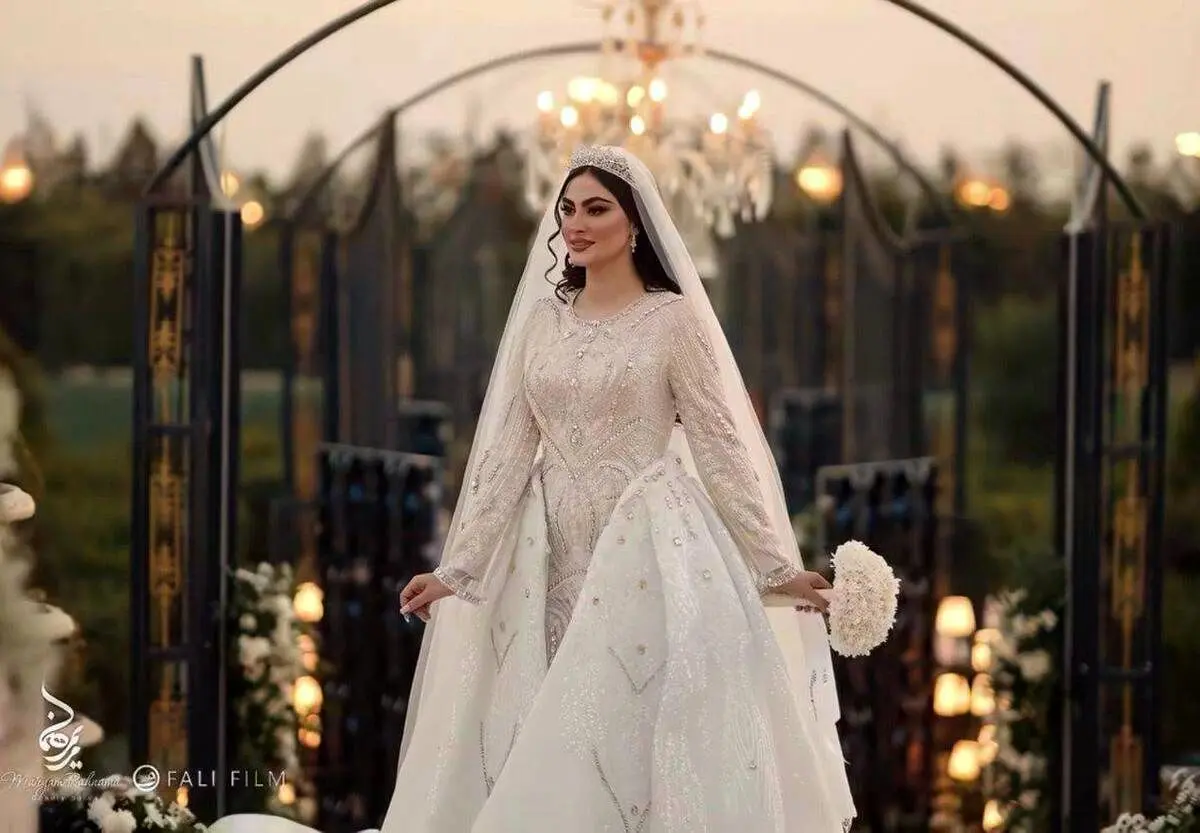 قاب‌های خانوادگی مریم مومن در کنار پدر و مادرش