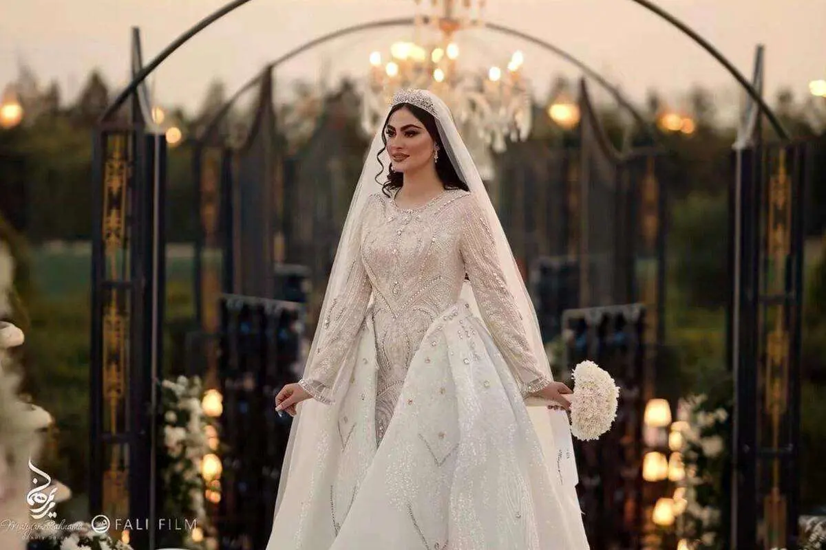 قاب‌های خانوادگی مریم مومن در کنار پدر و مادرش