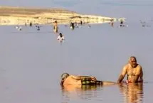 تصاویر؛ بازگشت گردشگران به دریاچه ارومیه