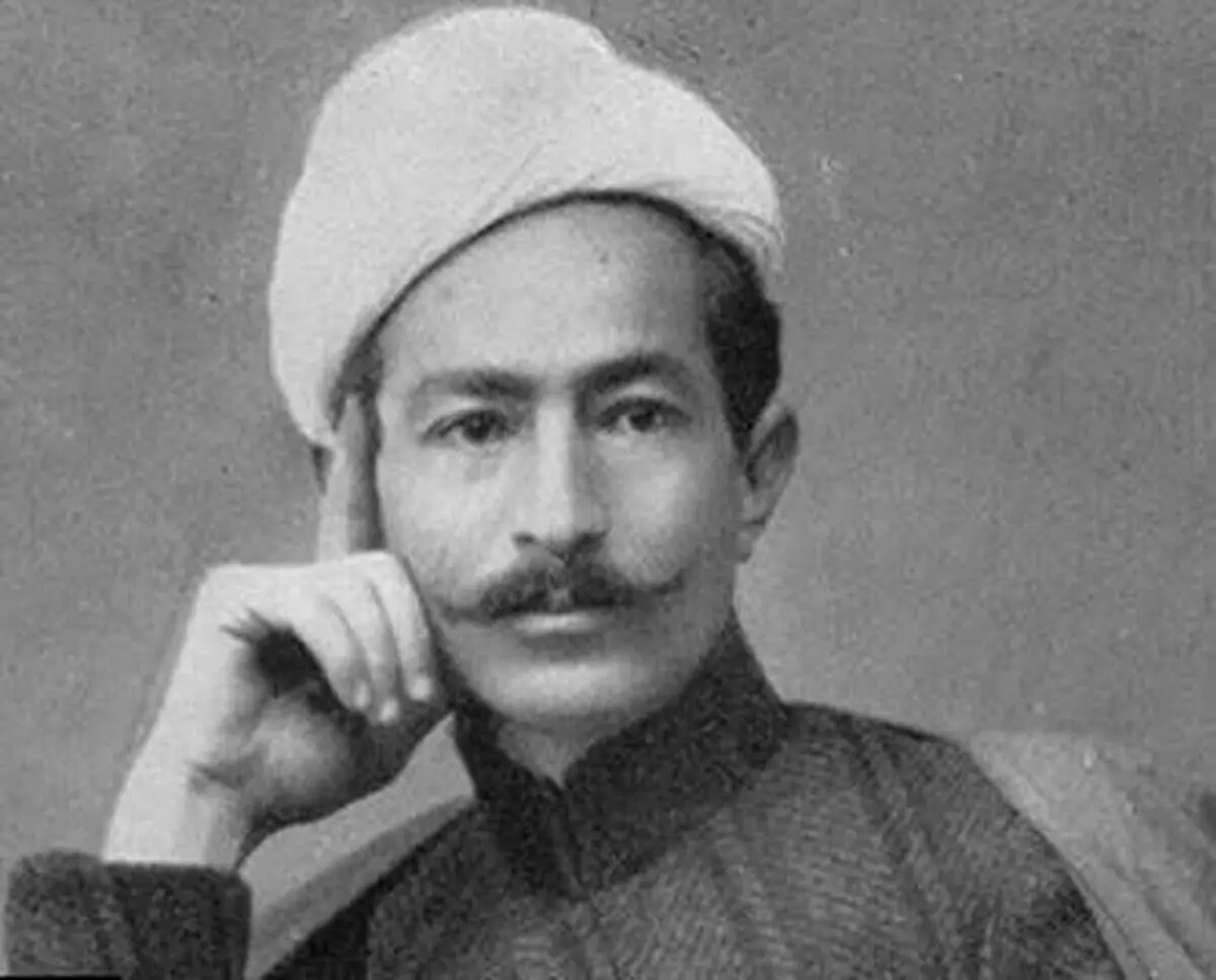 عارف قزوینی؛ زندگی عارف و داستان دعوای او با ایرج‌میرزا