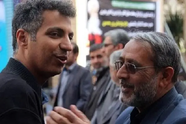 ببینید؛ عادل فردوسی‌پور و علی پروین در مراسم ختم اکبر عبدی