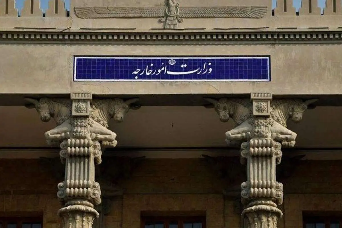 بازگشت به میز مذاکره از نگاه مجریان تلویزیون کفر است؛ وزارت خارجه باید فعال شود 