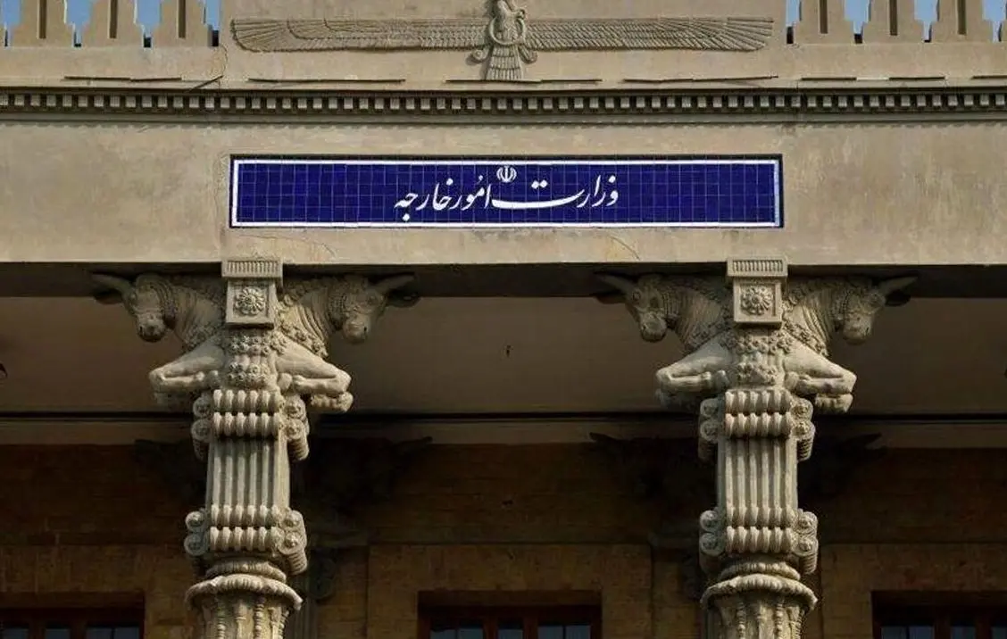 بازگشت به میز مذاکره از نگاه مجریان تلویزیون کفر است؛ وزارت خارجه باید فعال شود 