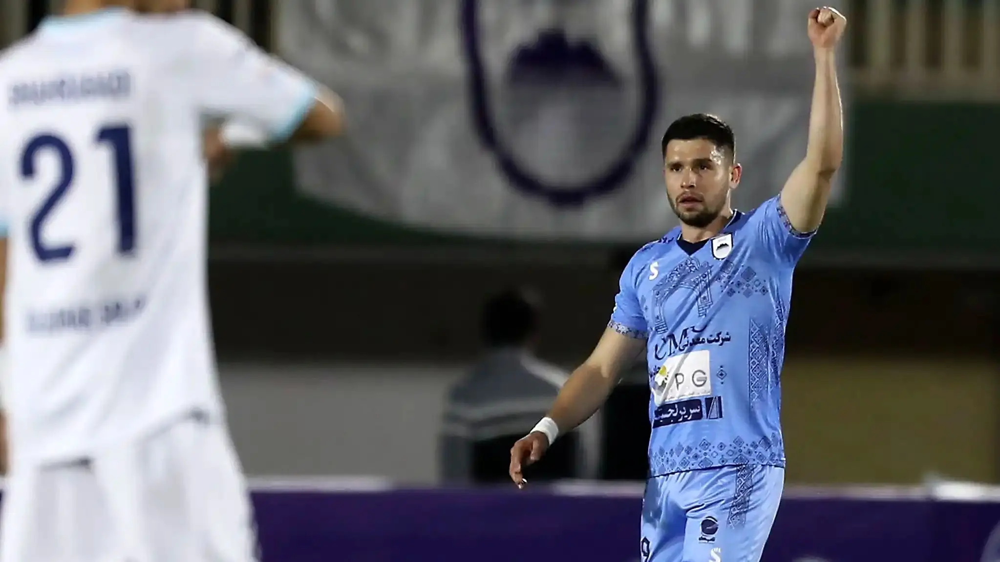 گل‌گهر به دنبال عبور قطعی از پرسپولیس