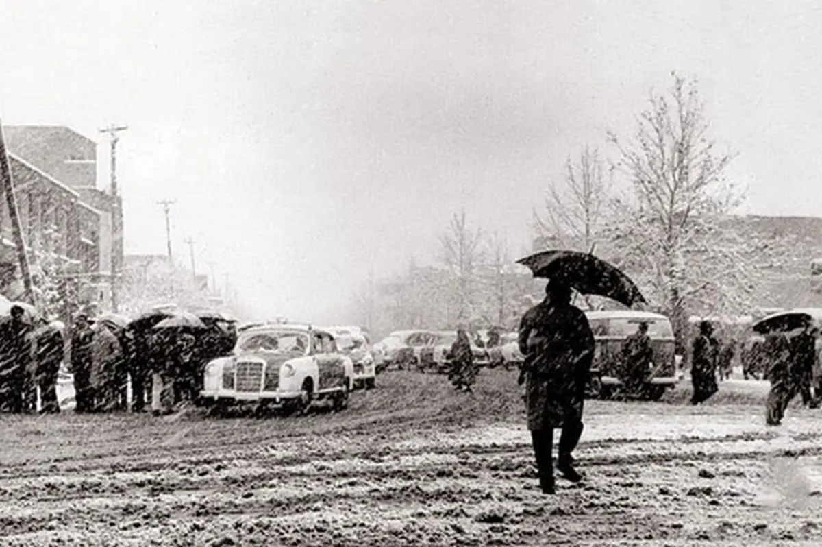 تهران، اصفهان، همدان و اراک زیر برف سنگین!/ بارش برف در آذر ۱۳۵۴ را ببینید