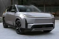 اولین شاسی‌بلند سه‌ردیفه برقی تویوتا رونمایی شد