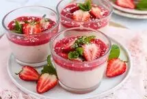 طرز تهیه پاناکوتا توت فرنگی؛ دسر بهاری و خوشبو 

