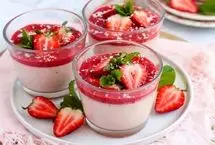 طرز تهیه پاناکوتا توت فرنگی؛ دسر بهاری و خوشبو 


