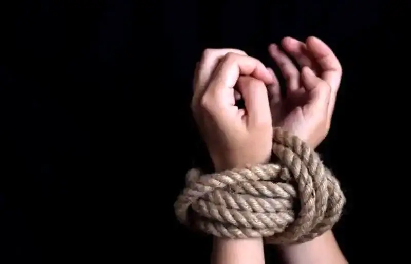 رهایی دختر جوان از دست آدم‌ربایان/ پایان خوش عملیات آدم ربایی