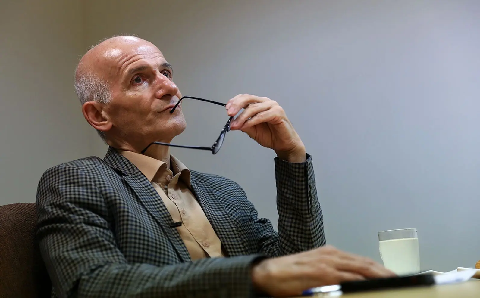 فراستخواه: غم بزرگ را باید به کار بزرگ تبدیل کرد/ مسیر حکمرانی کارآمد نیست
