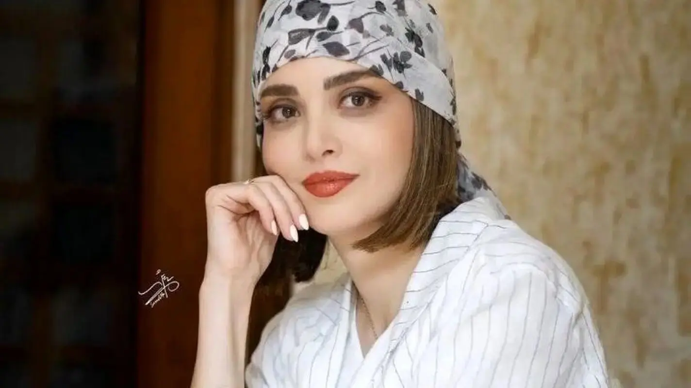 استایل متفاوت بهنوش طباطبایی در جشن حافظ