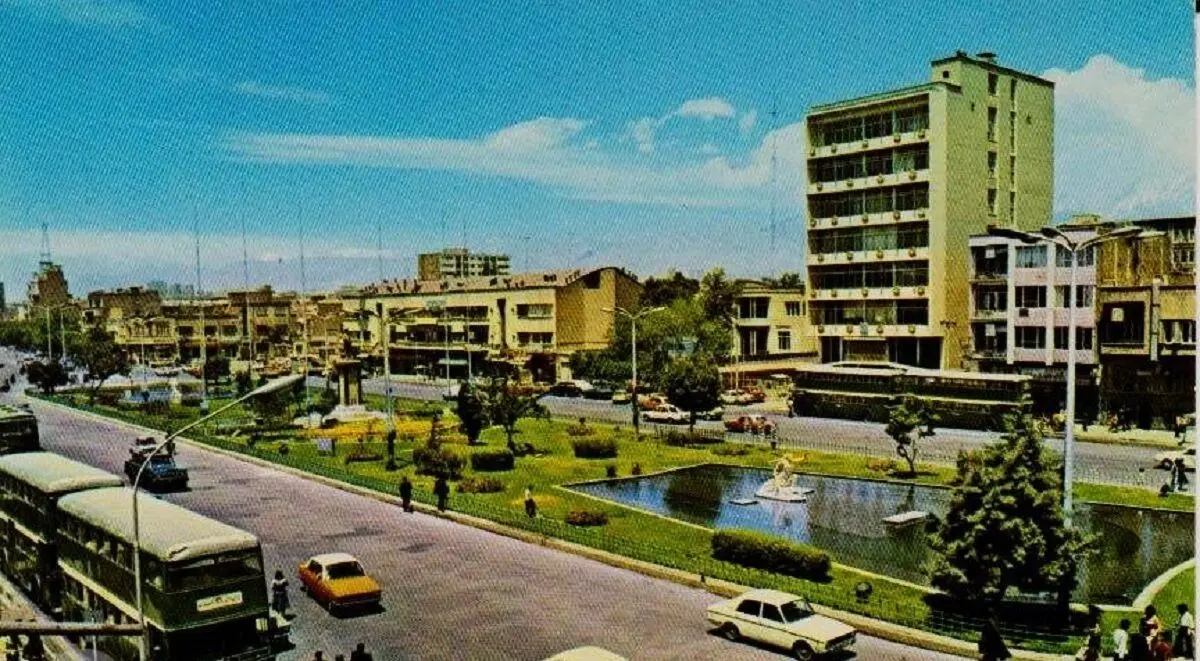 تصاویر دیدنی میدان بهارستان تهران از ۱۲۱۸ تا ۱۳۸۶