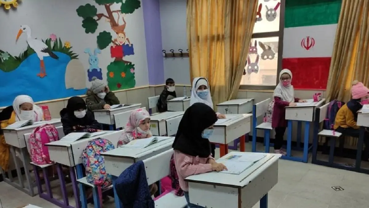 آموزش در ایران ۲۸ سال در انتهای جدول جهانی؛ «مدرسه چه‌چیزی جز رقابت و حسادت به بچه‌ها داد»