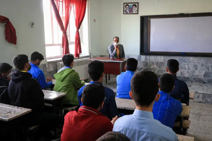 آینده ایران از مدرسه آغاز خواهد شد