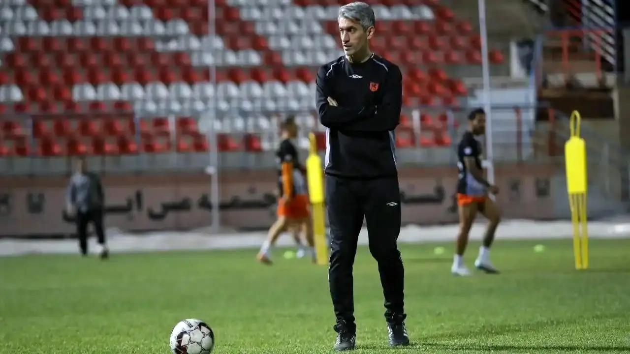 دوئل مجتبی جباری و استقلال در بحرانی‌ترین وضعیت

