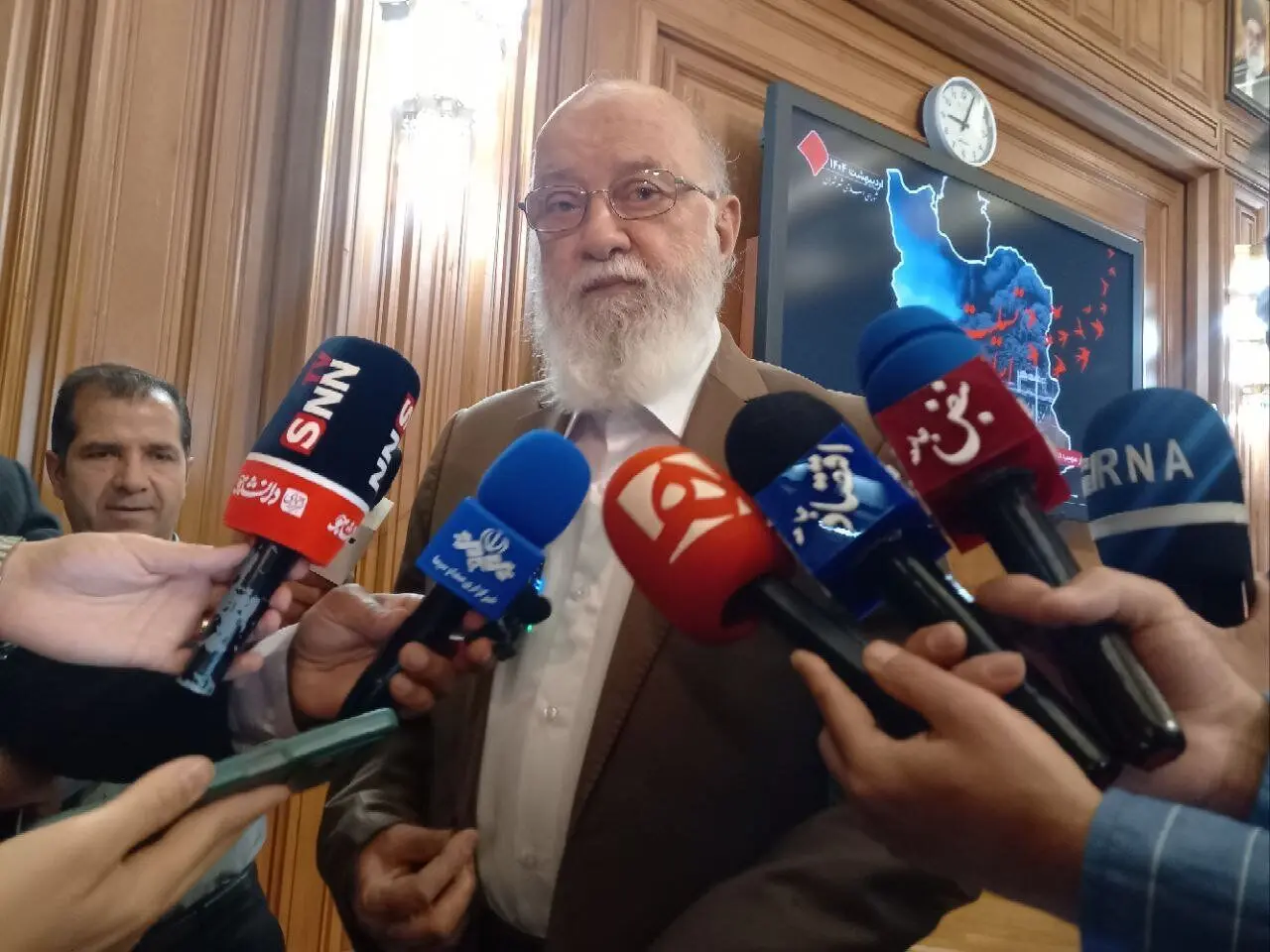 چمران: در تهران صاحب ملک دوست دارد به‌جای باغ آشغال‌دانی داشته باشد