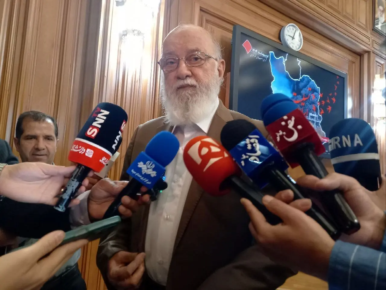 چمران: در تهران صاحب ملک دوست دارد به‌جای باغ آشغال‌دانی داشته باشد