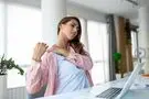زبان مخفی بدن؛ چرا شانه و فک شما همیشه منقبض است؟