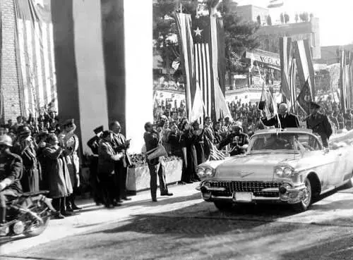 تصاویر؛ استقبال از آیزنهاور در تهران، سال ۱۳۳۸ 
