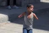 بازی فوتبال کودک بی‌دست و پا 