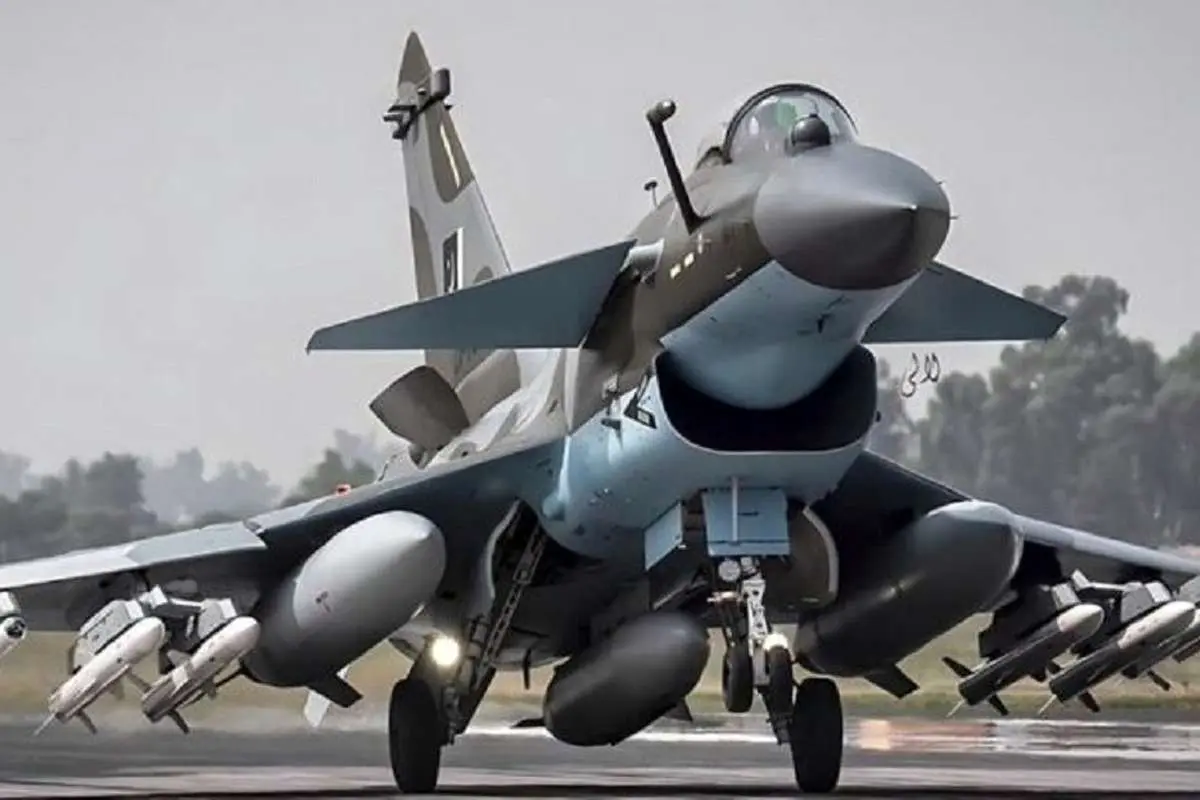 ببینید؛ لحظه پرواز جنگنده JF-17 ارتش پاکستان برای حمله به هند