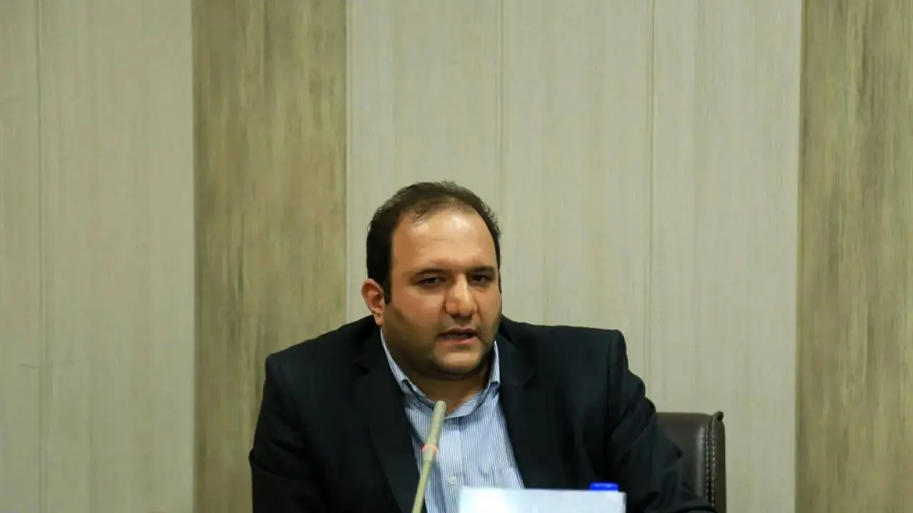 حمله یک حقوقدان به صداوسیما روی آنتن زنده: خجالت نمی‌کشید خودتان را با انگلیس مقایسه می‌کنید؟