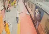 نجات نفس‌گیر مسافر پس از کشیده شدن کنار قطار