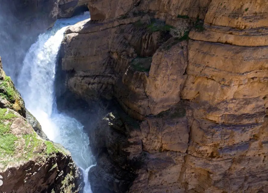 تصاویر؛ آبشار کِرودیت در اوج خروش بهاری