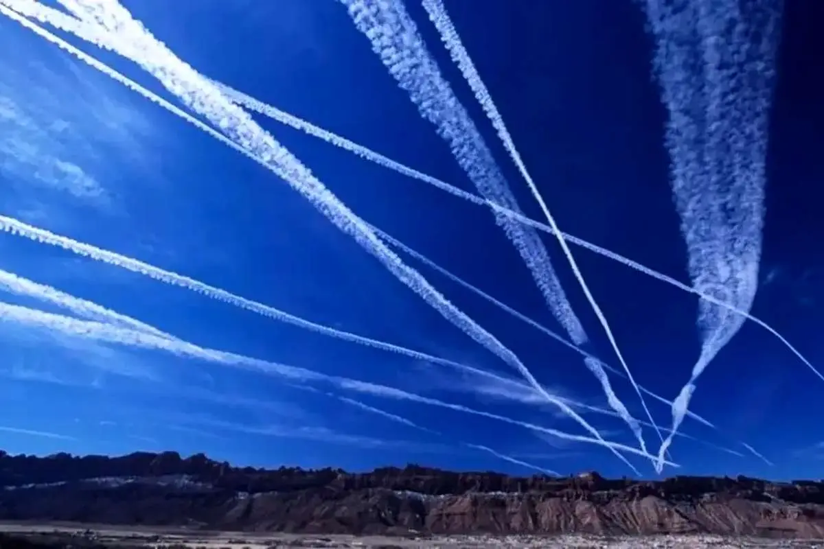 آمریکا و اسرائیل در آسمان کرمان گازهای سمی پخش کردند!
