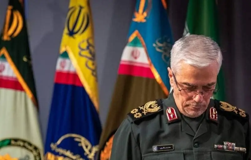 پاسخ برادر شهید باقری به ادعاها؛ سردار باقری چه نوع گوشی موبایلی داشت؟ 