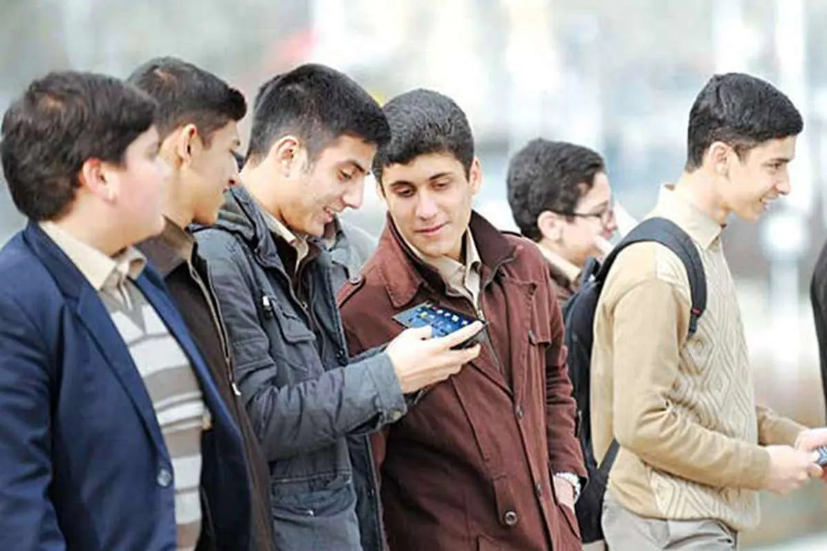 علت لذت نبردن از زندگی دهه هشتادیها از نگاه کیهان