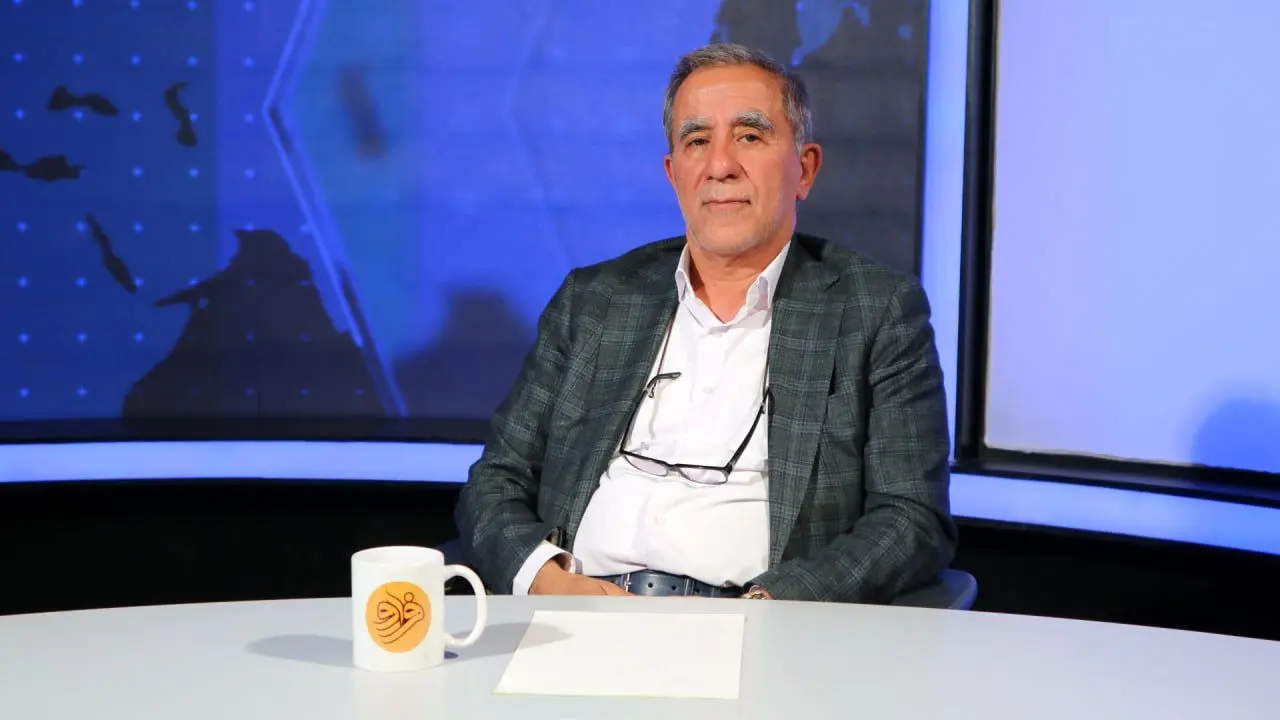 فرق پیمانکار چینی و ایرانی در چهره‌شان است همین!

