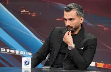 تصویر؛ ساعت فیک محمدحسین میثاقی در برنامه فوتبال برتر

