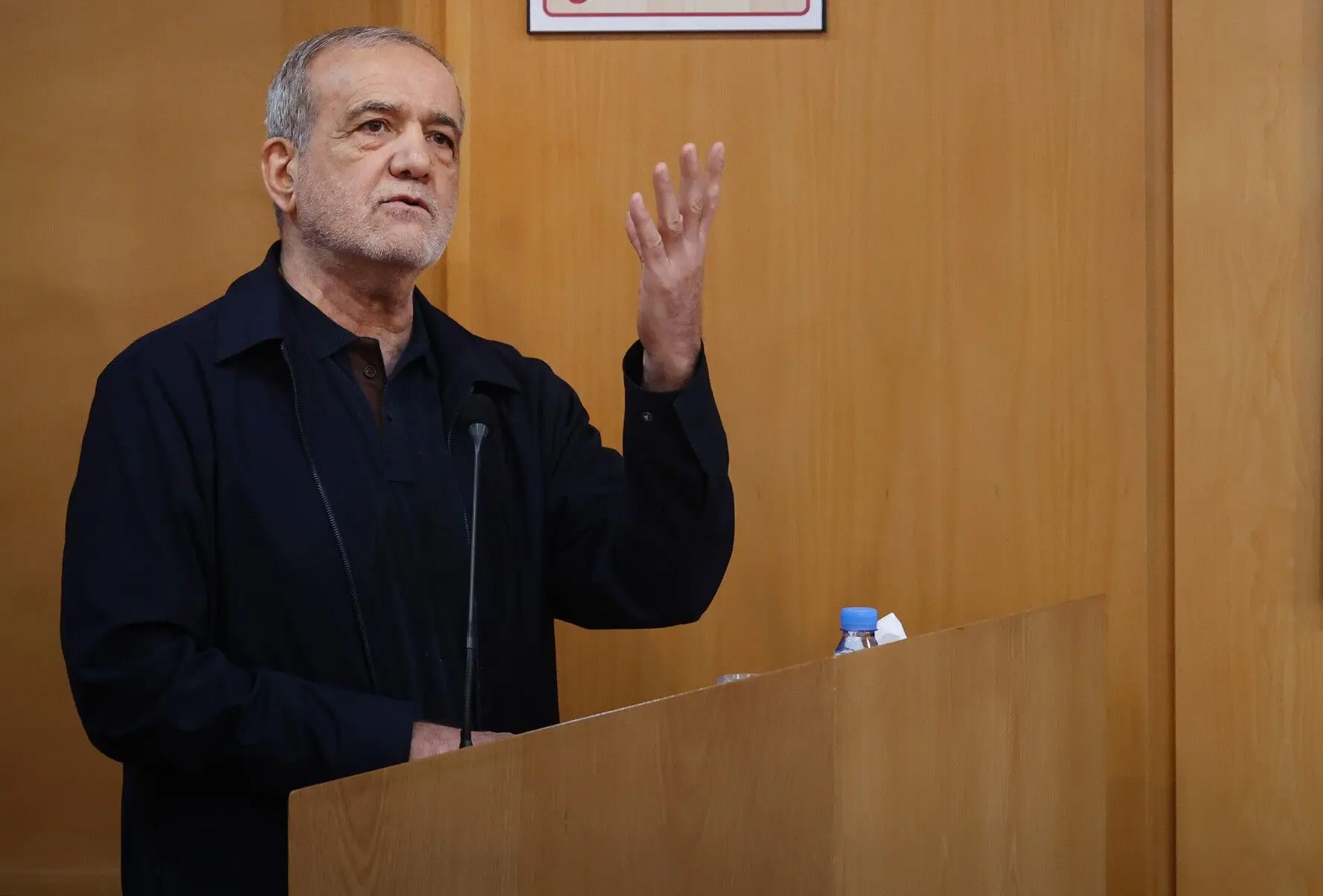 انتقاد پزشکیان از جناح‌بازی برخی‌ها/ منازعات سیاسی را کنار بگذارید