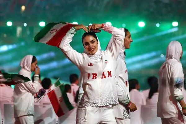 تصاویر؛ ژست دختران ایران در افتتاحیه بازی‌های آسیایی