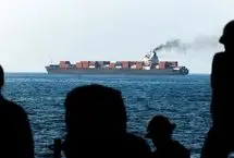 انفجار یک نفتکش در تنگه هرمز با مین دریایی
