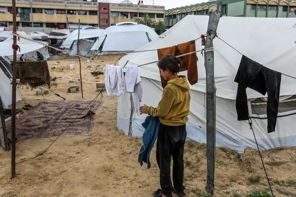 تصاویر؛ جریان زندگی در میان قبرستان‌های غزه
