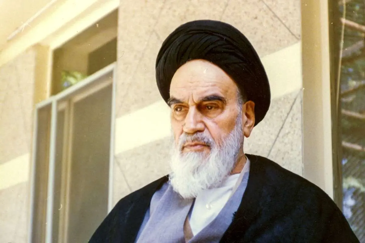 کیهان: مسئولان باید «ابهام استراتژیک» را از امام بیاموزند، ایشان با دو کلمه مختصر «نمی‌دانم» و «اطلاعی ندارم» پاسخ خبرنگار را می‌داد
