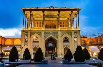 تصویری دلخراش از شیشه‌های شکسته عالی‌قاپو