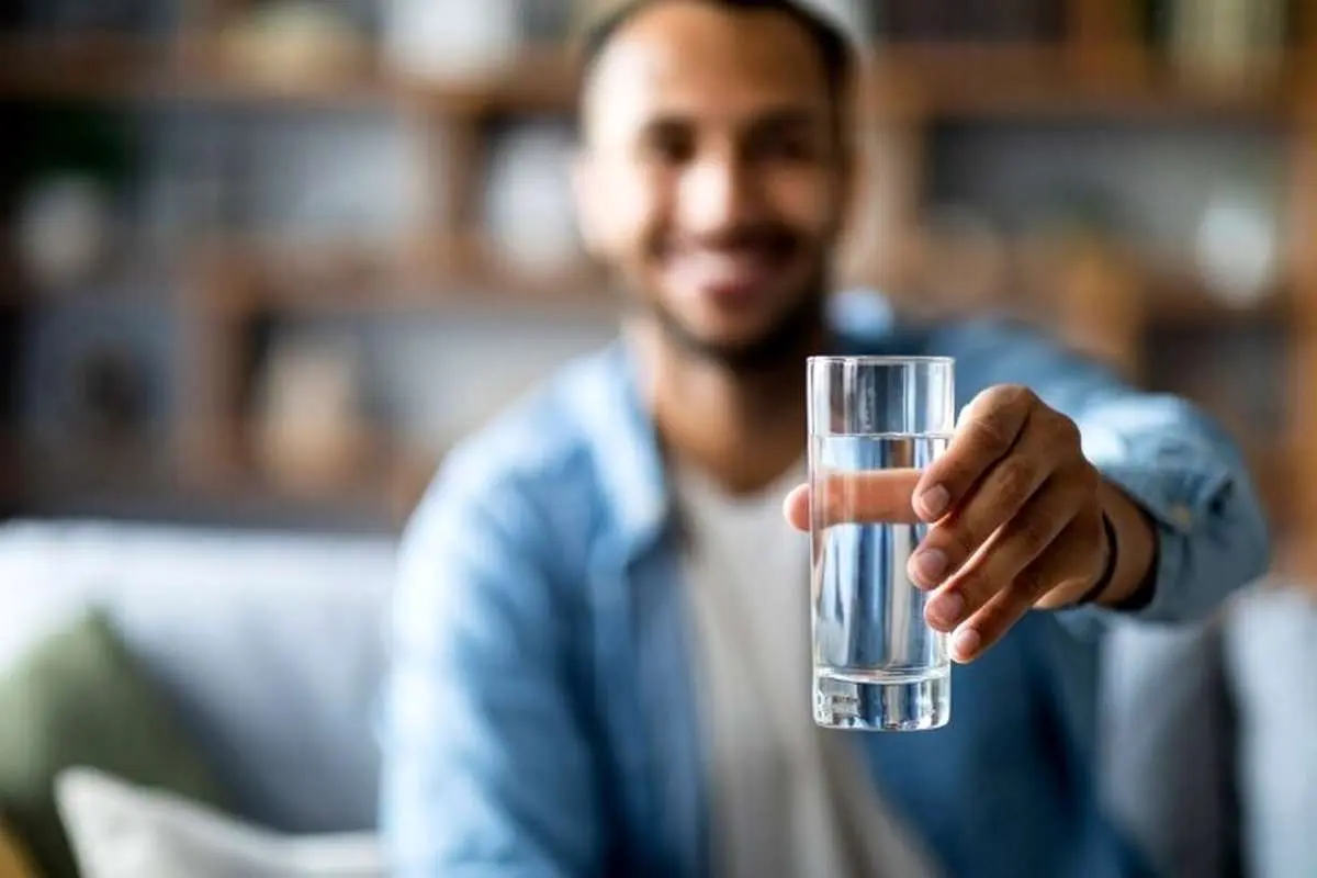 هر روز چقدر باید آب بنوشیم؟