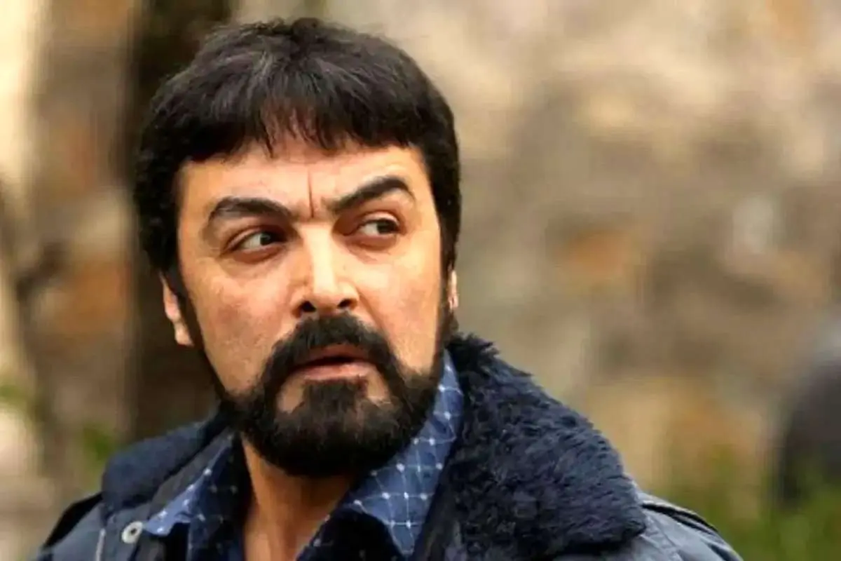 «کبیر جوان» سریال آنام در کنار دو پسرش؛ سال 99